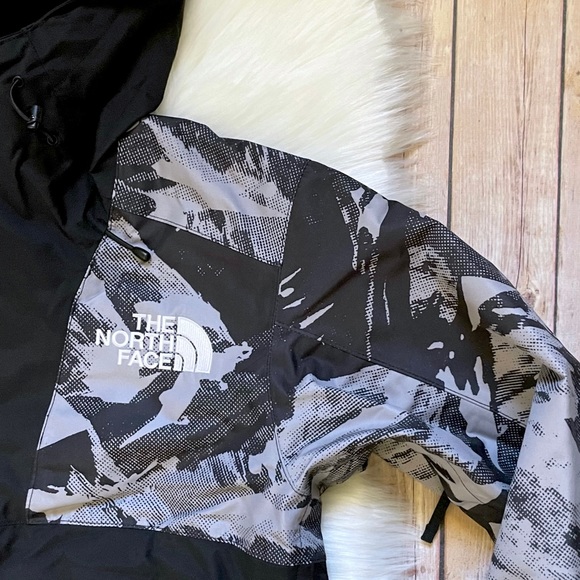 The North Face Men’s Silvani Anorak Jacket - Picture 4 of 11